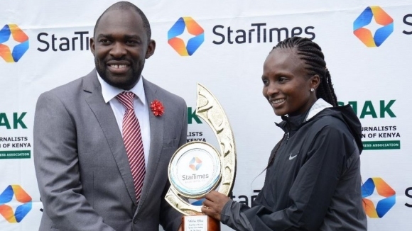 Световната шампионка на 5000 метра Хелън Обири беше избрана за