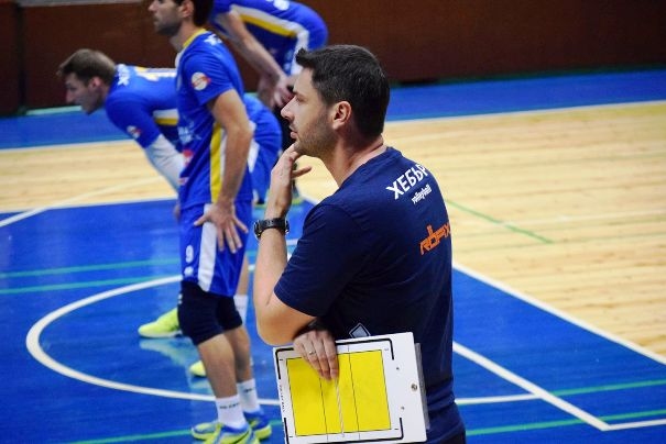 Наставникът на волейболния Хебър Пазарджик Атанас Петров коментира загубата от