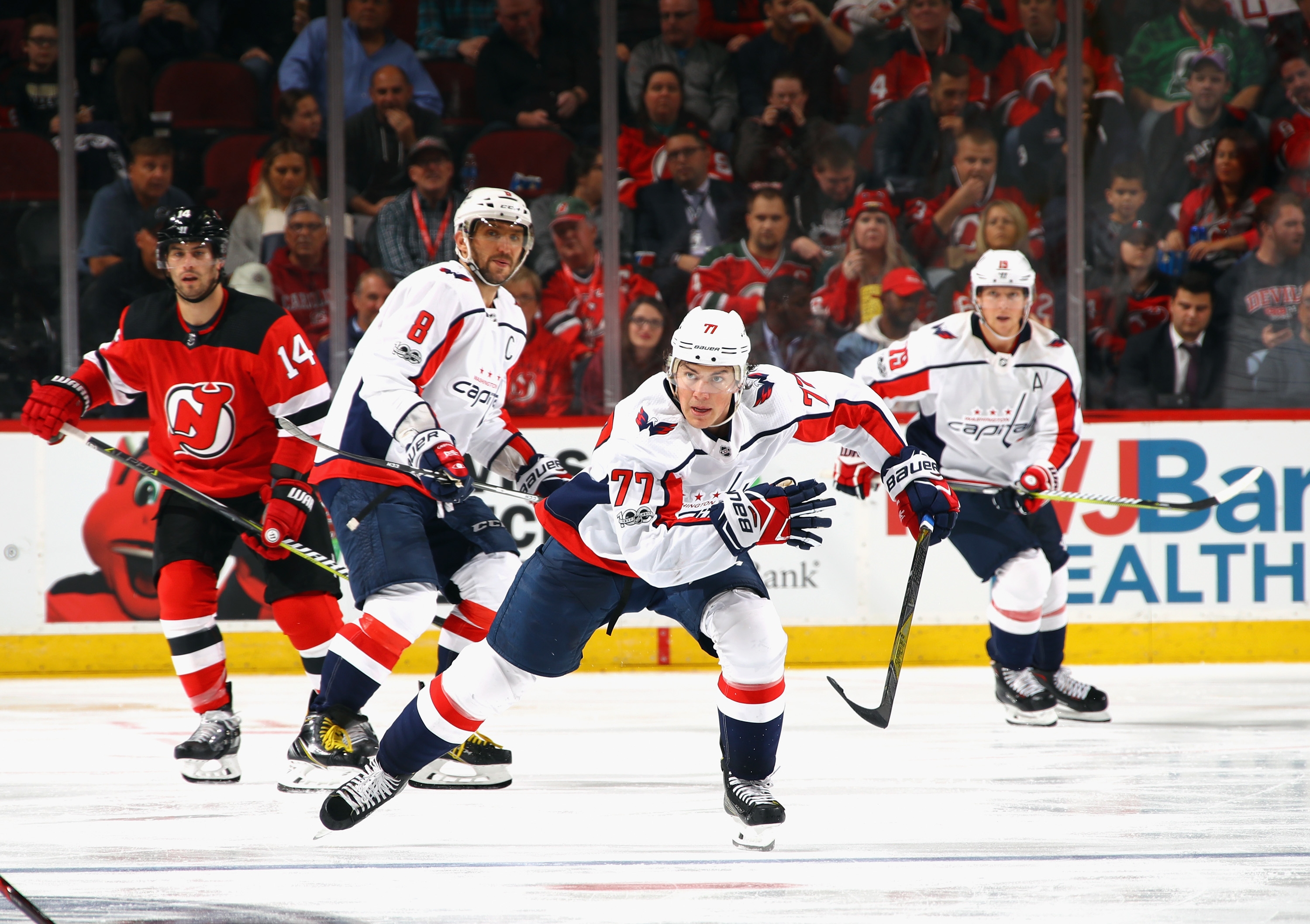 Никлас Бекстрьом отбеляза гол и подаде за други три а