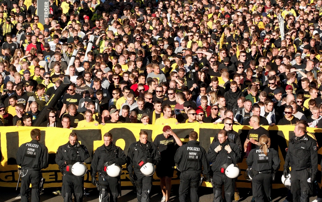 Около 3500 запалянковци на Борусия Дортмунд се включиха в поредния