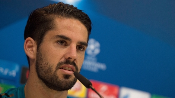 Полузащитникът на Реал Мадрид Иско не лети в облаците и