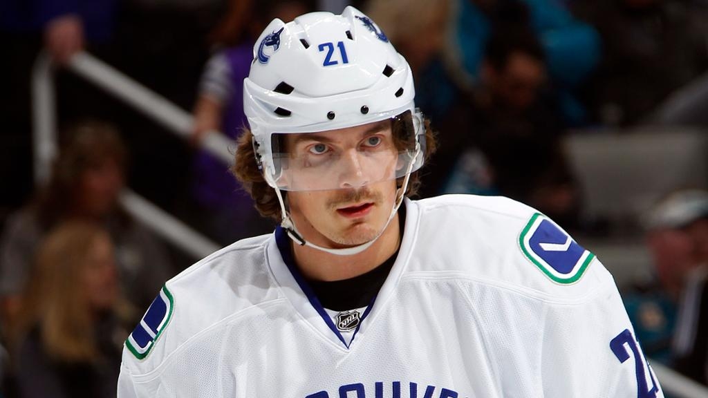 Нападателят на Ванкувър Канъкс Луи Ериксон ще отсъства между 4