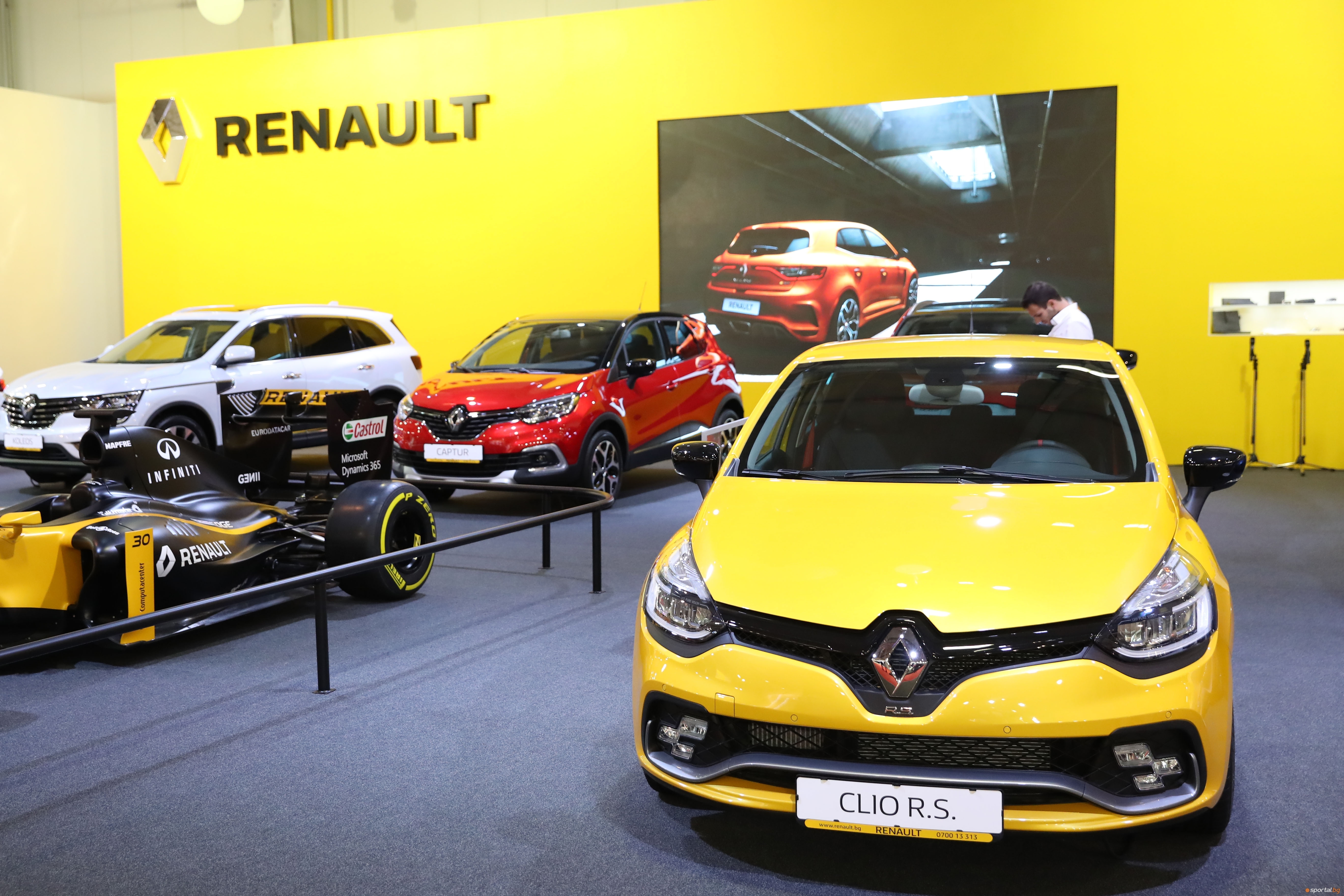 Renault България представя за първи път новата си онлайн платформа