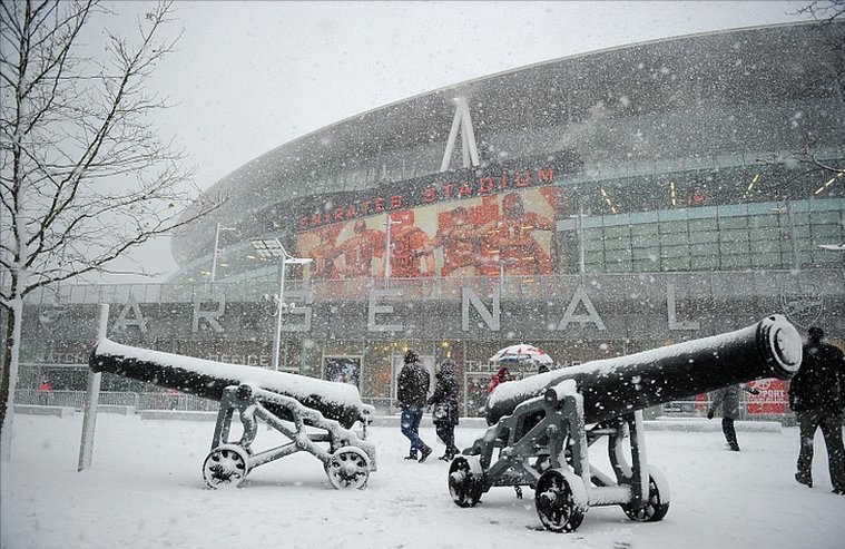 Недоволството сред запалянковците на Арсенал и Ливърпул относно плановете дербито