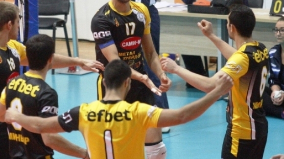 Волейболистите на Миньор Перник шокираха шампионите от Нефтохимик 2010 Бургас