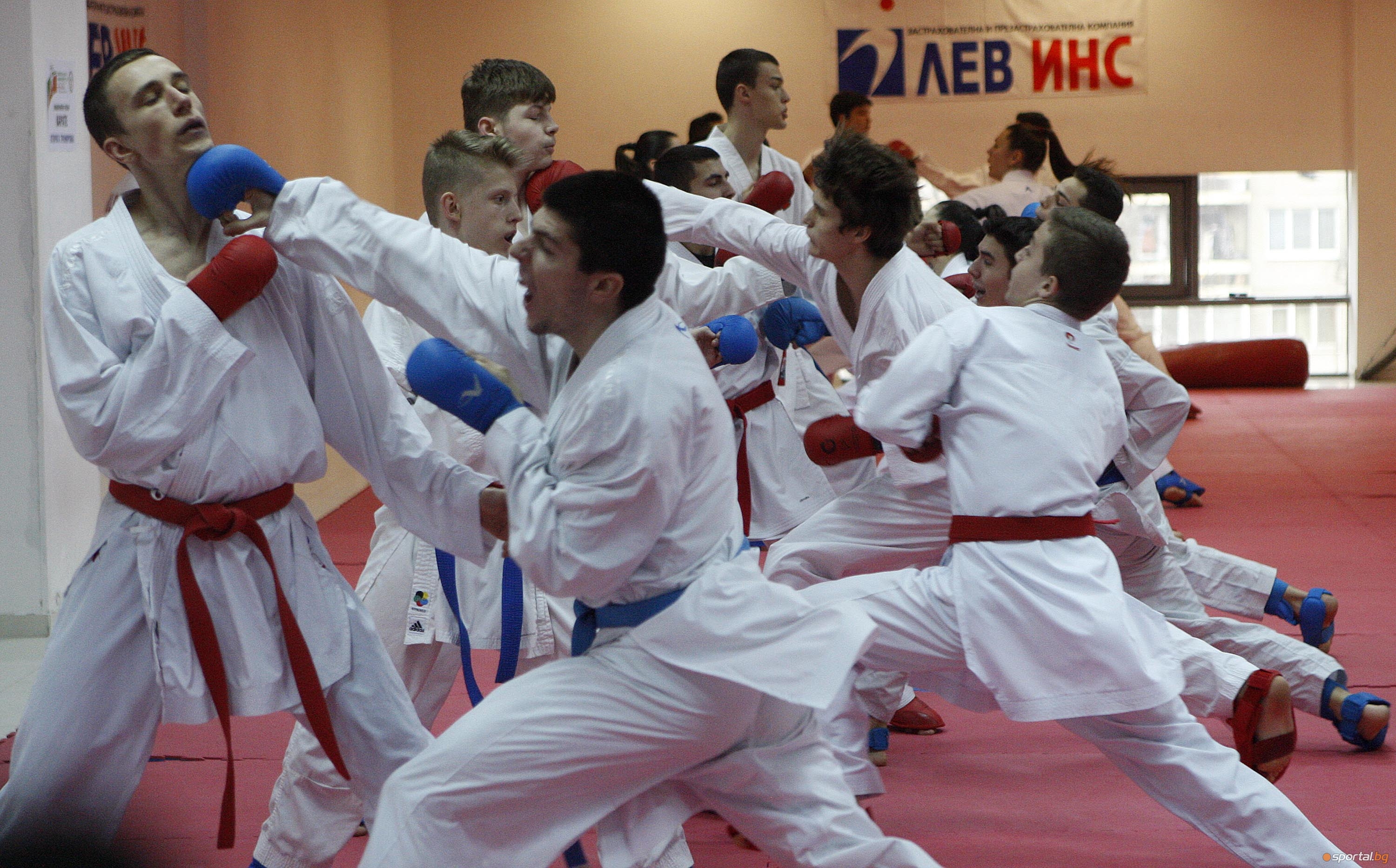 10 млади български състезатели по карате ще представят страната ни
