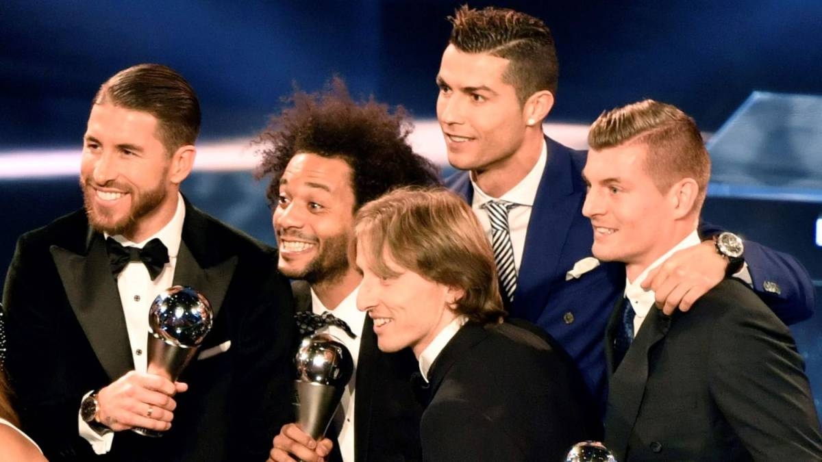 От ФИФА обявиха имената на най добрите 11 по постове