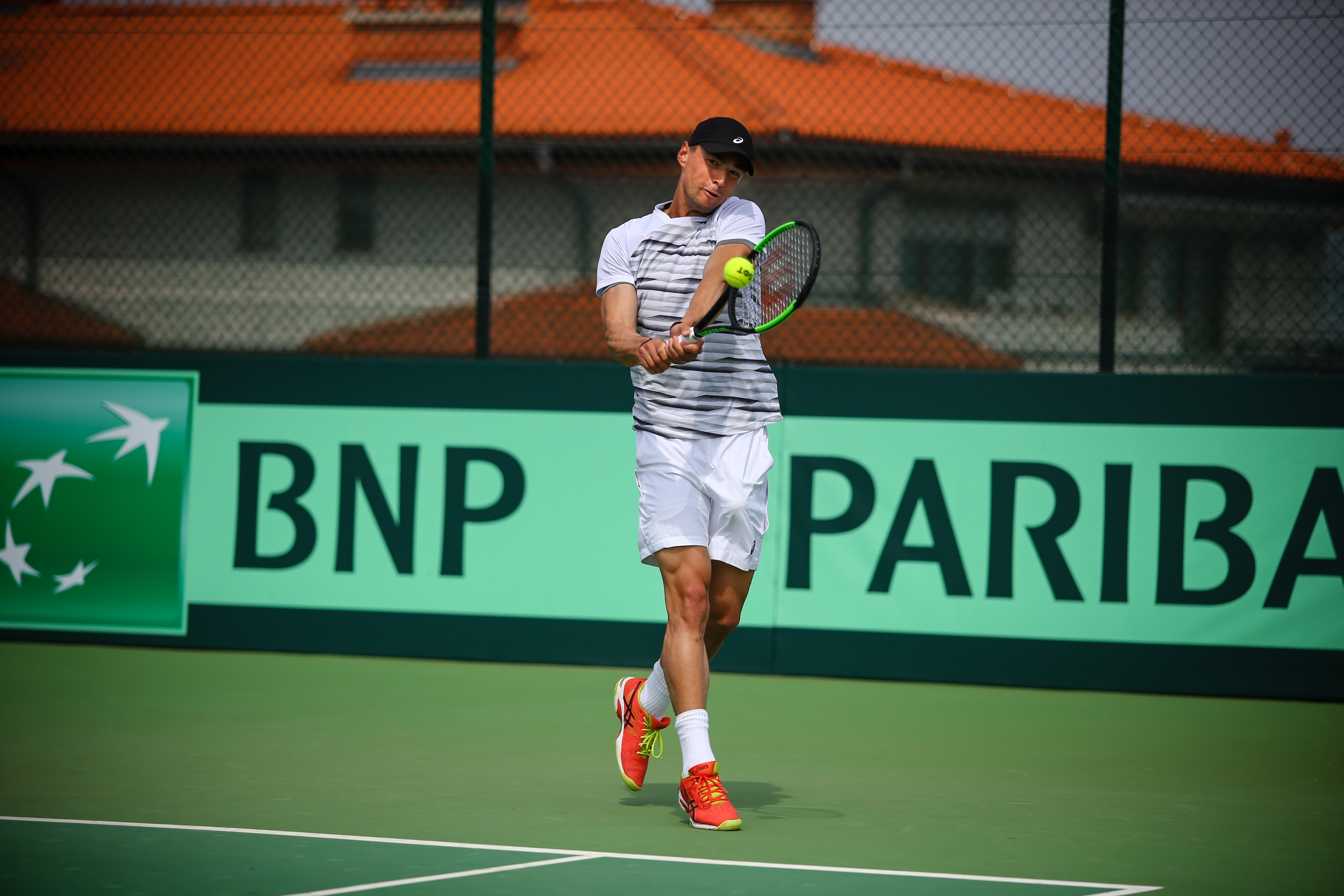 Националът на България за Купа Дейвис Димитър Кузманов преодоля квалификациите