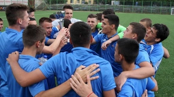 Да бъде създадена Елитна юношеска група до 15 годишна възраст