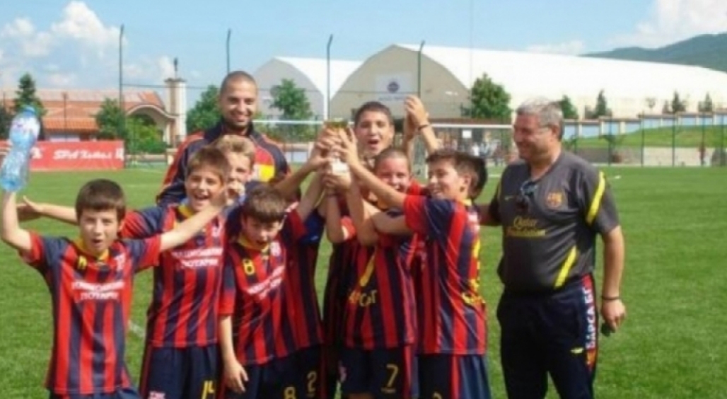 Футболна академия Барса БГ набира футболисти родени от 2004 до 2011 година