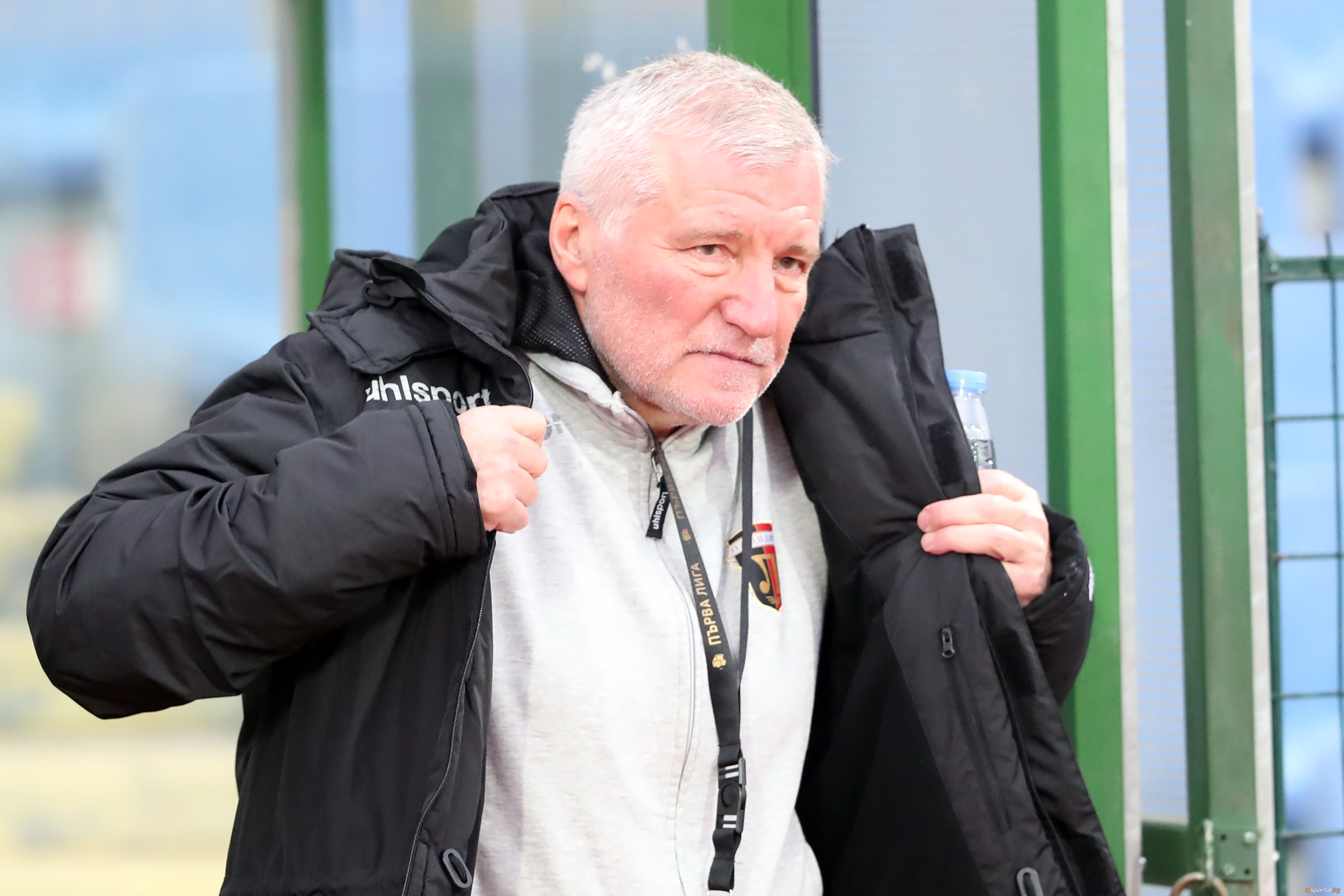 Старши треньорът на Локомотив Пловдив Войн Войнов беше видимо ядосан