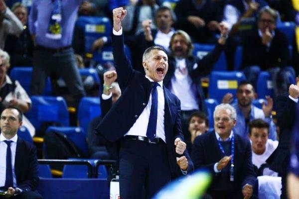 Най титулуваният български треньор в клубния волейбол Радостин Стойчев и воденият