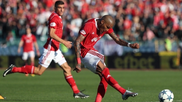 Старши треньорът на ЦСКА София определи група от 20 футболисти