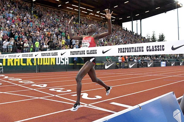 Международната асоциация на атлетическите федерации (IAAF) ратифицира световния рекорд на