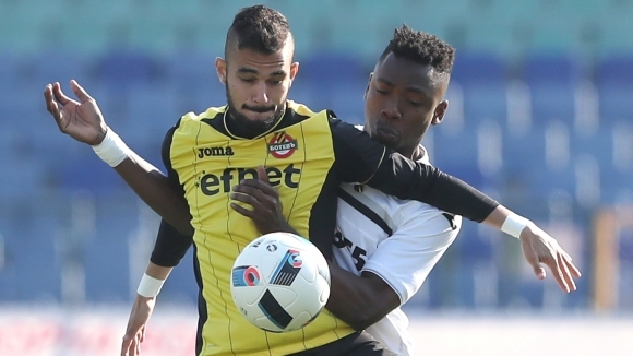 Футболистът на Ботев Пловдив Фелипе Бризола вчера е бил