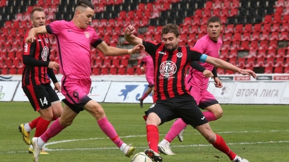 Отборите на Локомотив София и Царско село играят при резултат