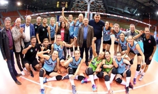 Волейболната националка Емилия Димитрова и нейният Бурса ББ постигнаха втора