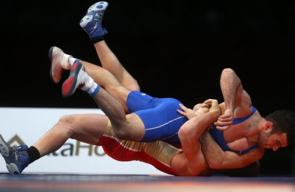 Борцови схватки на циркова арена Трикольорите ни ще имат честта