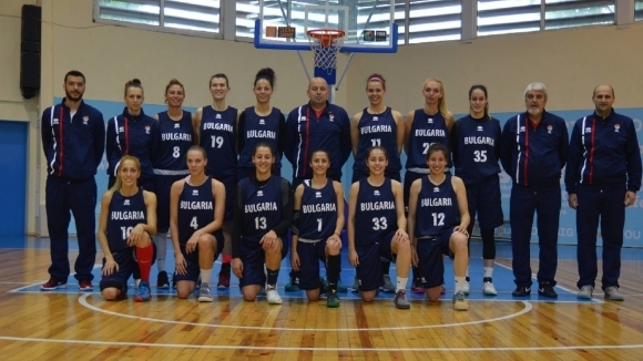 Селекционерът на женския национален отбор Стефан Михайлов обяви състава на