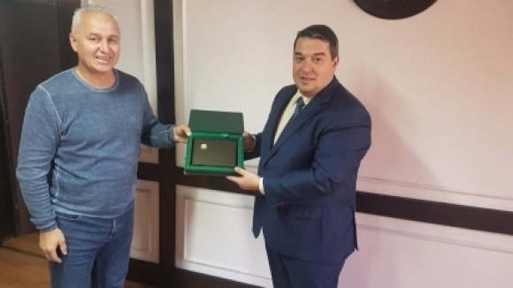 Президентът на Българския футболен съюз Борислав Михайлов отличи кмета на Община Горна