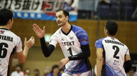 Българската волейболна звезда Матей Казийски и неговият ДжейТЕКТ Стингс Кария