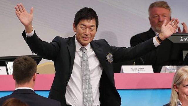 Президентът на Международната федерация по гимнастика ФИГ Моринари Ватанабе Япония