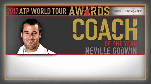 Невил Годуин получи второто издание на наградата за Треньор на
