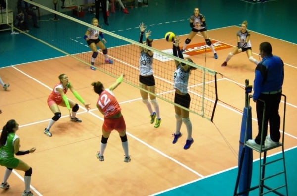 Волейболистките на Славия победиха като гости Казанлък Волей с 3:0