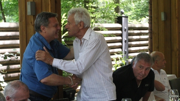 Легендата на Левски и националния отбор Добромир Жечев навършва днес