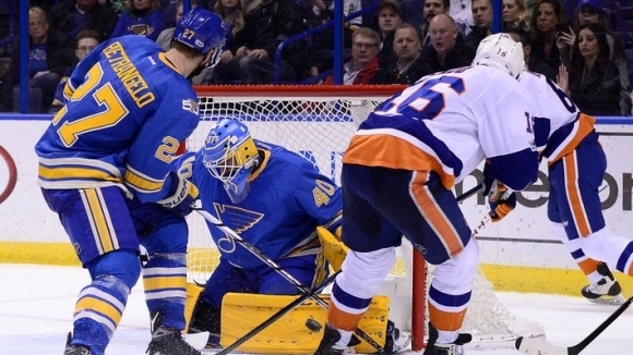 Лидерът в Западната конференция Сейнт Луис загуби с 2 5 от