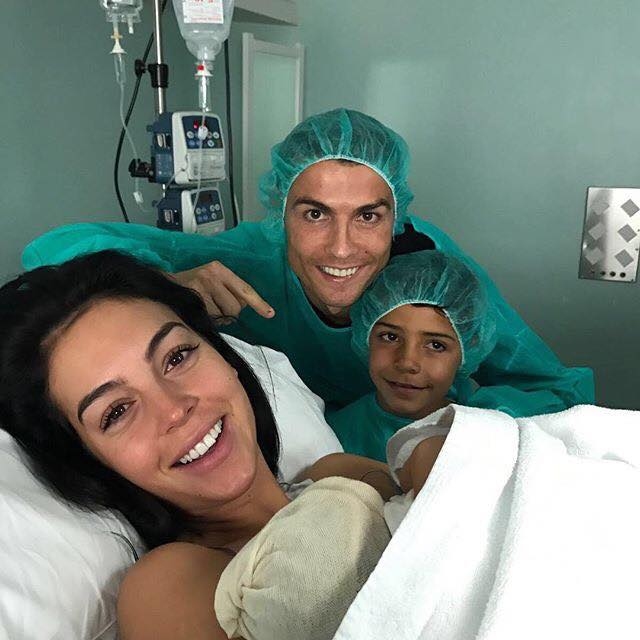 Мегазвездата на Реал Мадрид Кристиано Роналдо отново стана баща. Приятелката