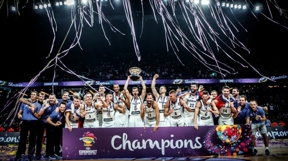 Селекционерът на европейския шампион Словения Радо Трифунович извика трима баскетболисти