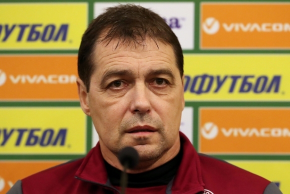 Селекционерът Петър Хубчев остана доволен от победата с 1 0 над