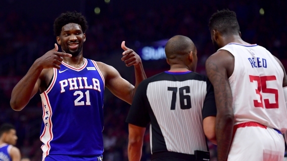 Джоел Ембийд бе в главната роля при шестата поредна загуба