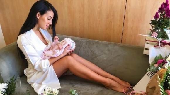 Любимата на Кристиано Роналдо Джорджина Родригес е в перфектна форма