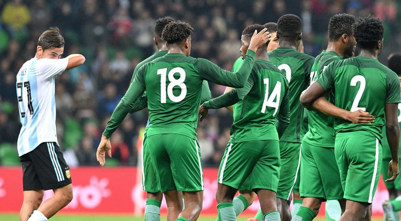 Без Лионел Меси в състава си Аржентина се сгромоляса срещу