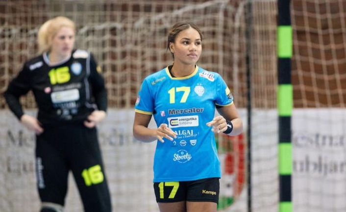 Най-добрата ни хандбалистка Елизабет Оморегие няма да се състезава повече