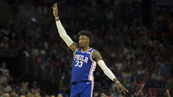 Крилото на Филаделфия Робърт Ковингтън подписа нов 4 годишен договор