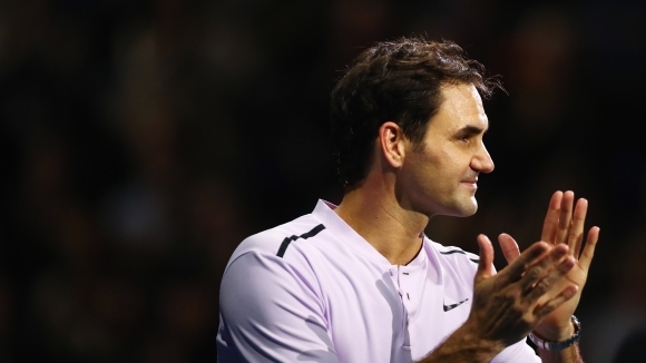 Беър Грилс и Стефан Едберг подкрепяха Роджър Федерер по време