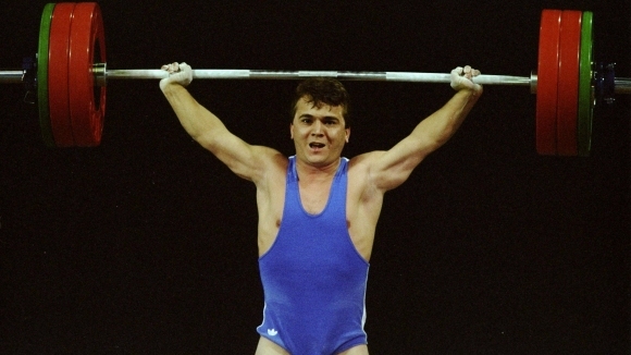 Почина олимпийският и световен шампион по вдигане на тежести Наим