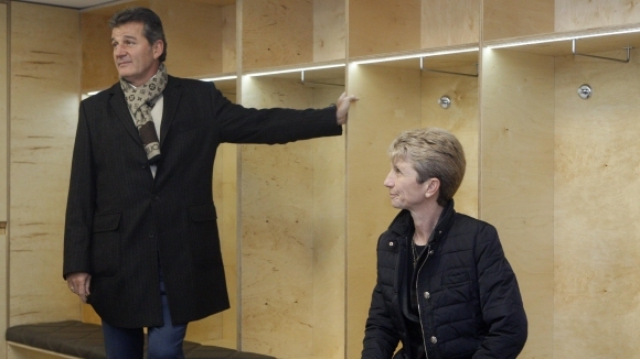 Емил Костадинов ще присъства на откриването на основно ремонтирания стадион