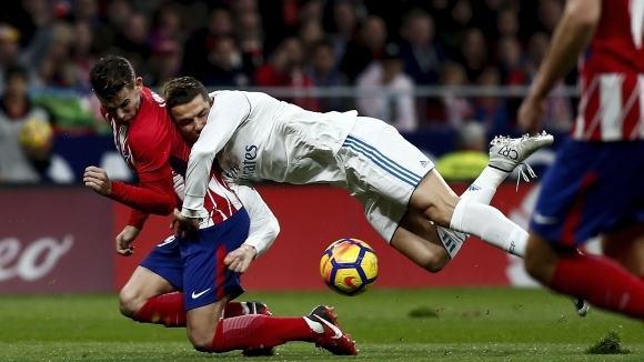 Отборите на Атлетико Мадрид и Реал Мадрид излизат в напечена