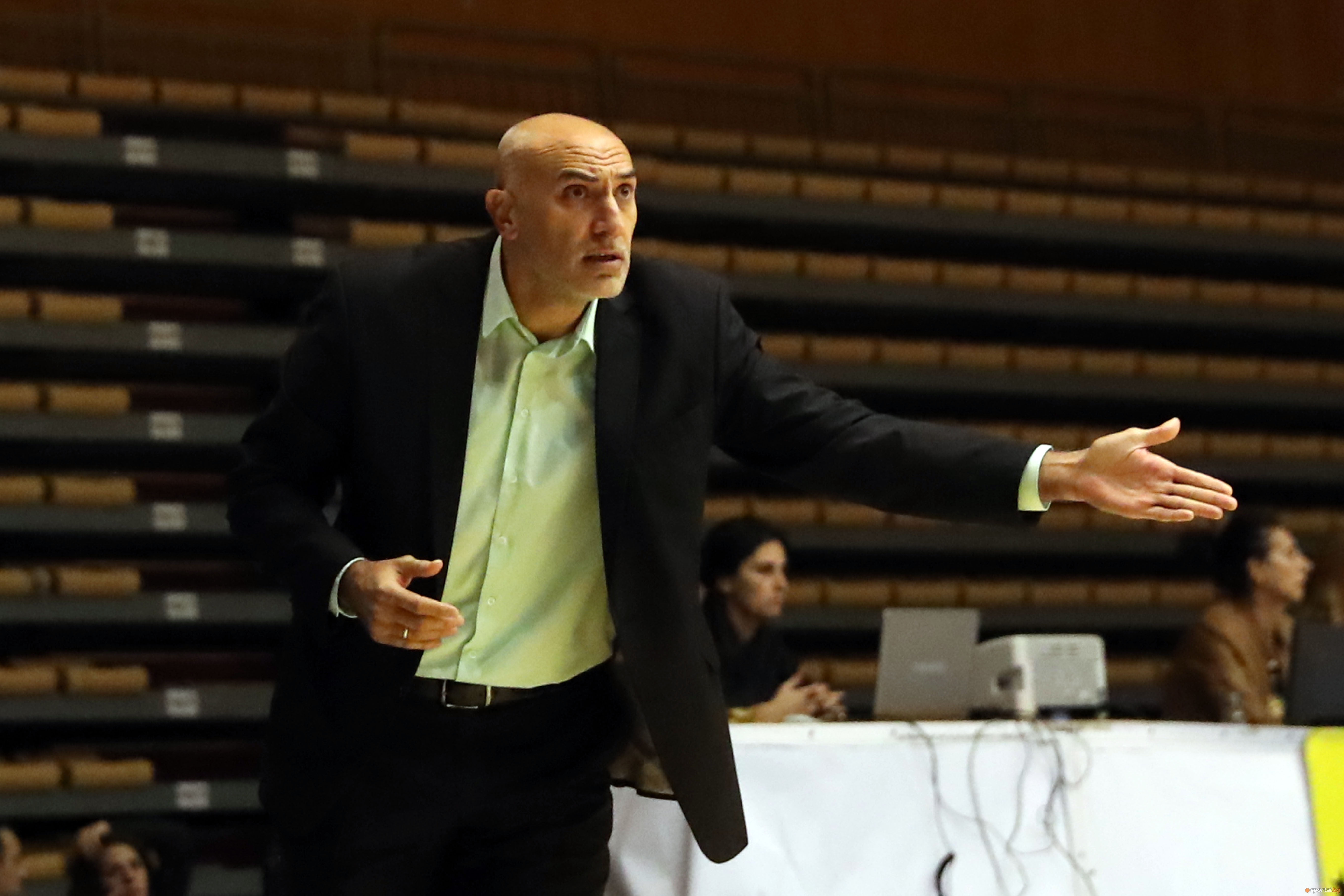 Селекционерът на националния отбор на България по баскетбол за мъже