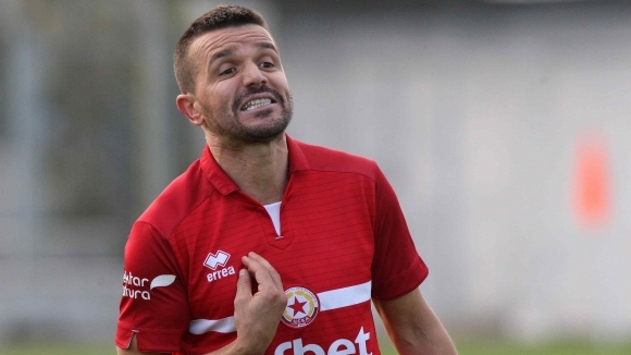 Звездата на ЦСКА 1948 Емил Гъргоров ще продължи да играе