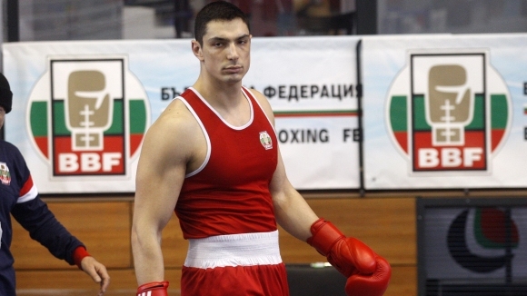 Българският национал Петър Белберов който се боксора в категория над