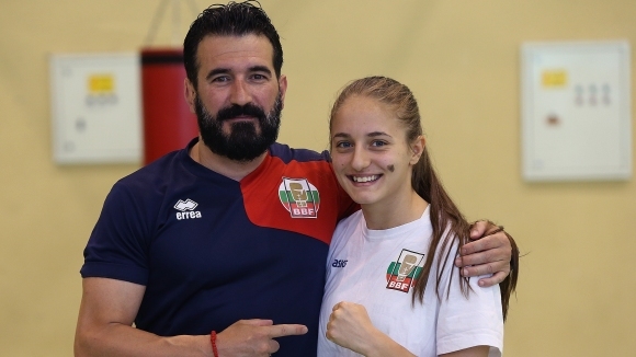 Трикратната ни европейска шампионка по бокс Еми Мари Тодорова спечели първата