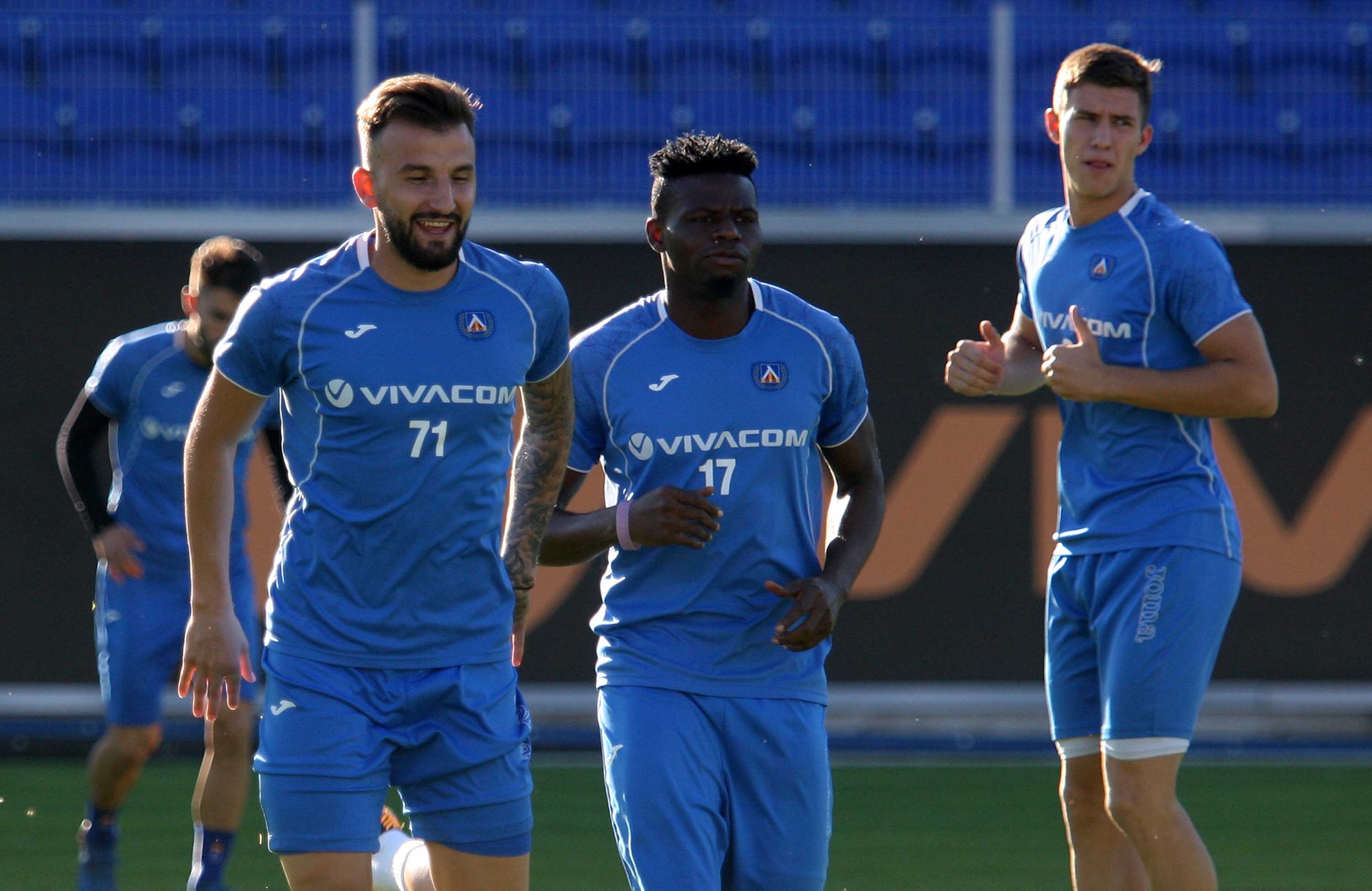 Левски със сигурност се разделя с трима футболисти. &bdquo;Сините&ldquo; най-после