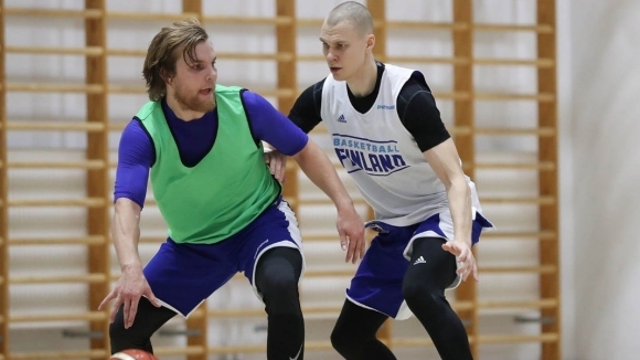 Селекционерът на Финландия Хенрик Детман определи състав от 14 баскетболисти