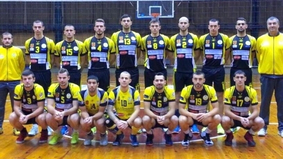 В Перник се провежда първият волейболен турнир за купата на