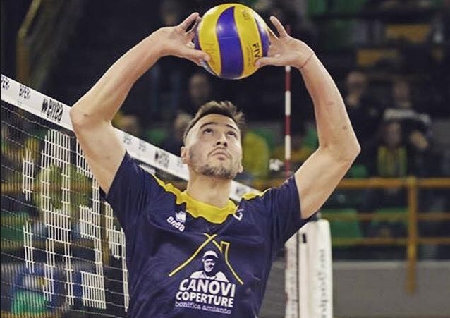 Българският волейболист Чоно Пенчев вече официално е играч на италианския